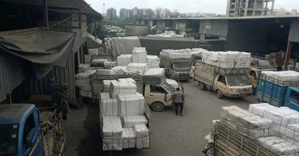 मिनी ट्रक, पिकअप, कंटेनर ट्रक और रेफ्रिजरेटेड ट्रांसपोर्ट वाहन